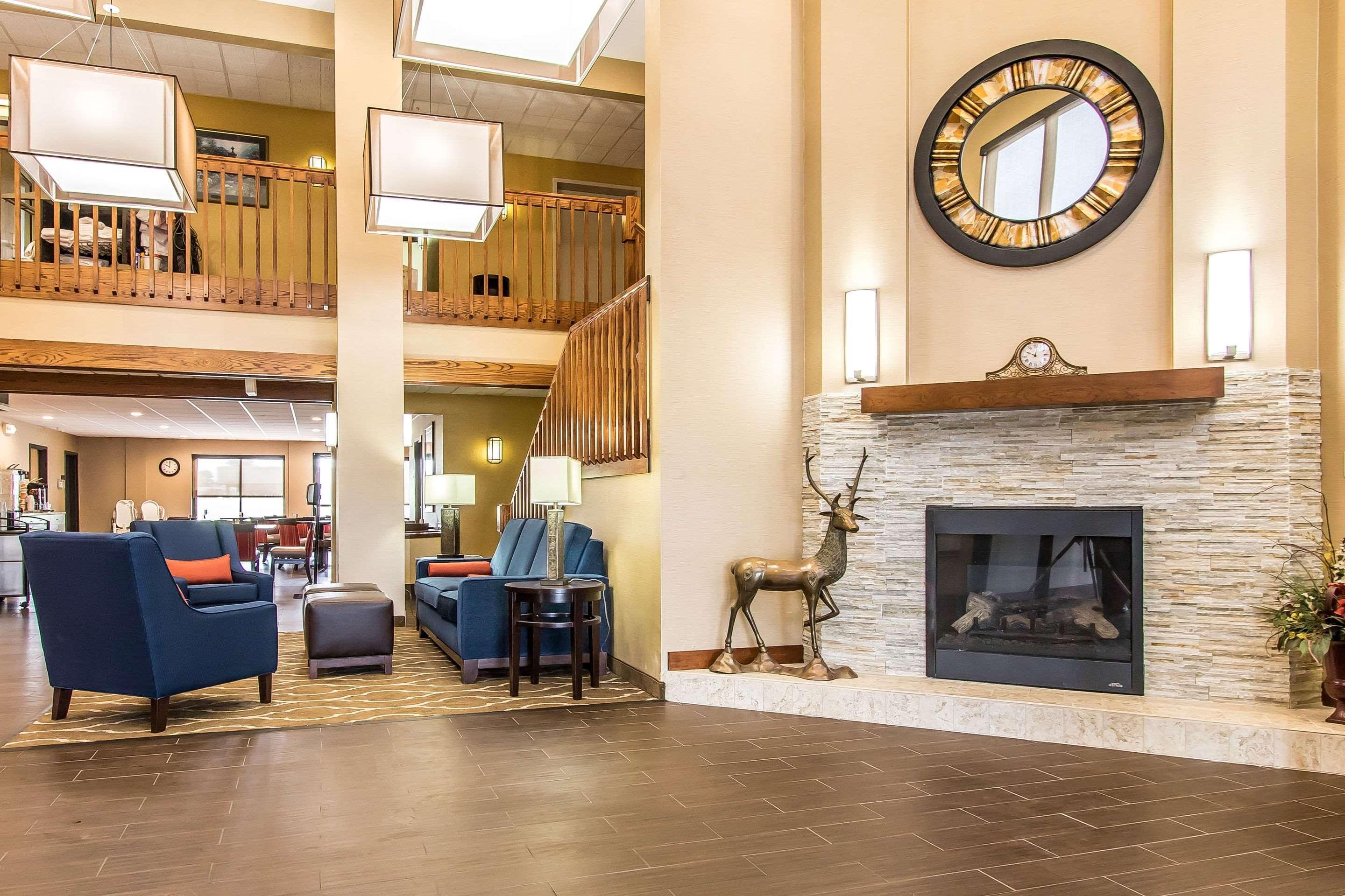 Comfort Suites Effingham Bagian luar foto