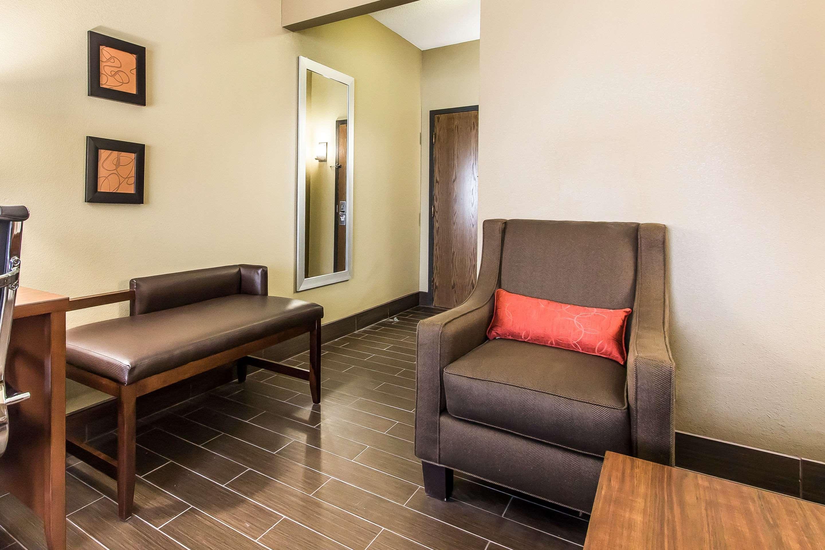 Comfort Suites Effingham Bagian luar foto