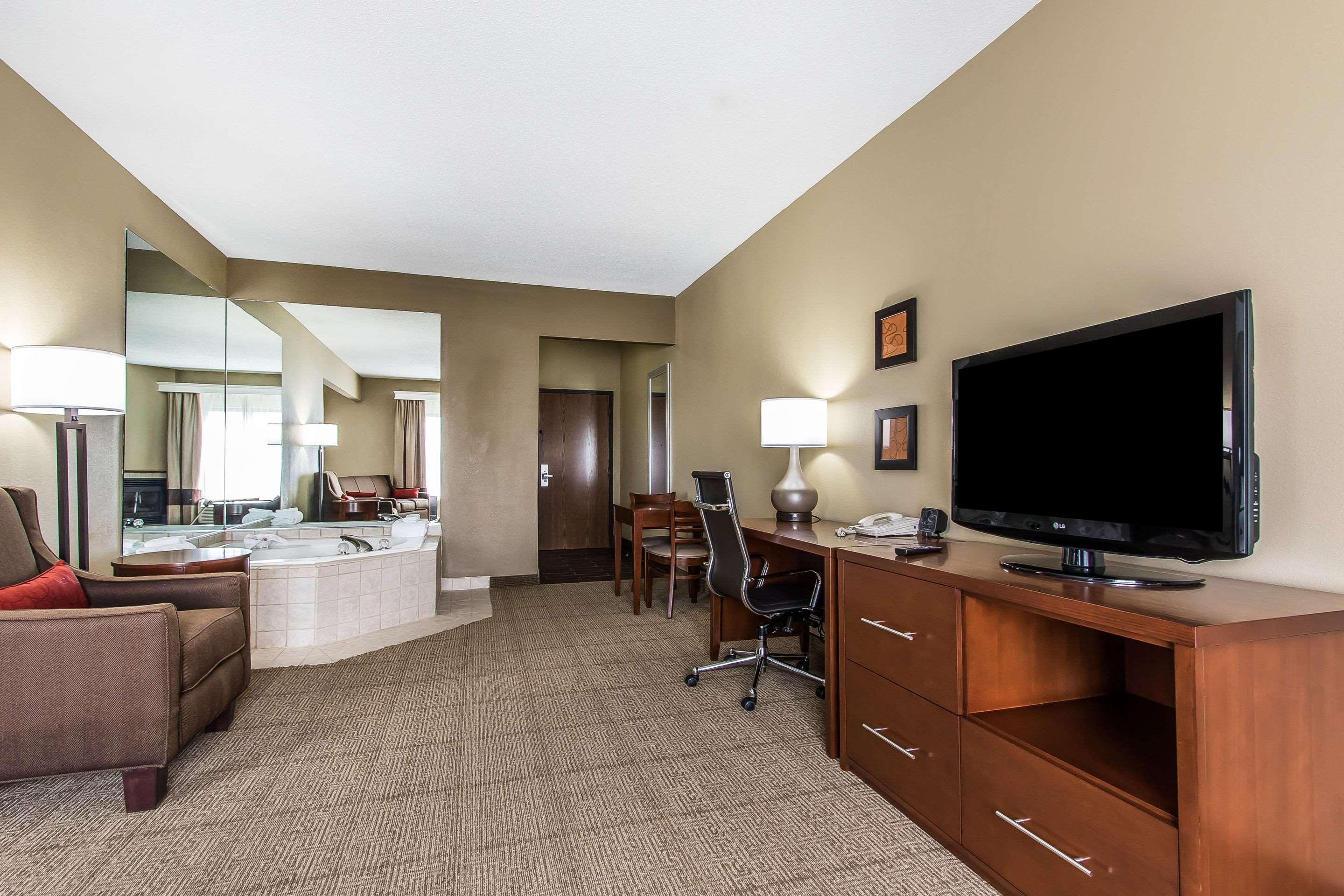 Comfort Suites Effingham Bagian luar foto