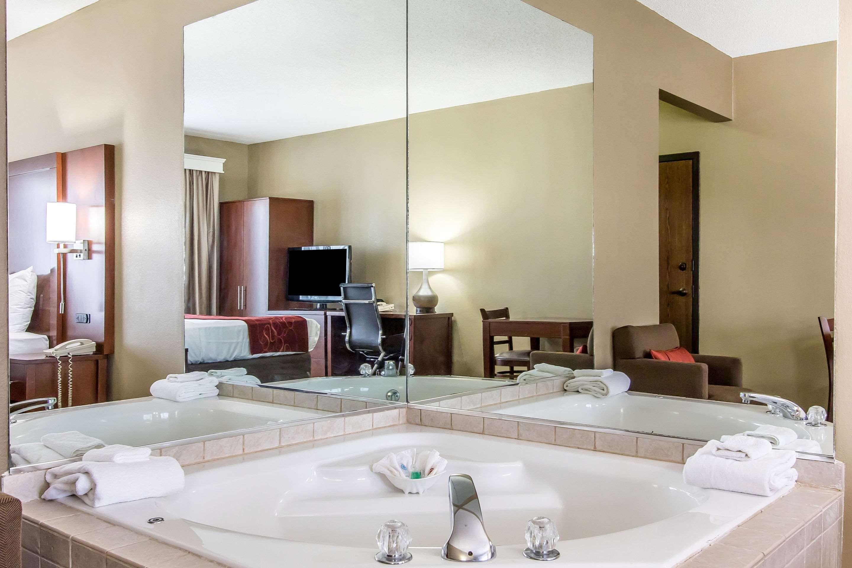 Comfort Suites Effingham Bagian luar foto
