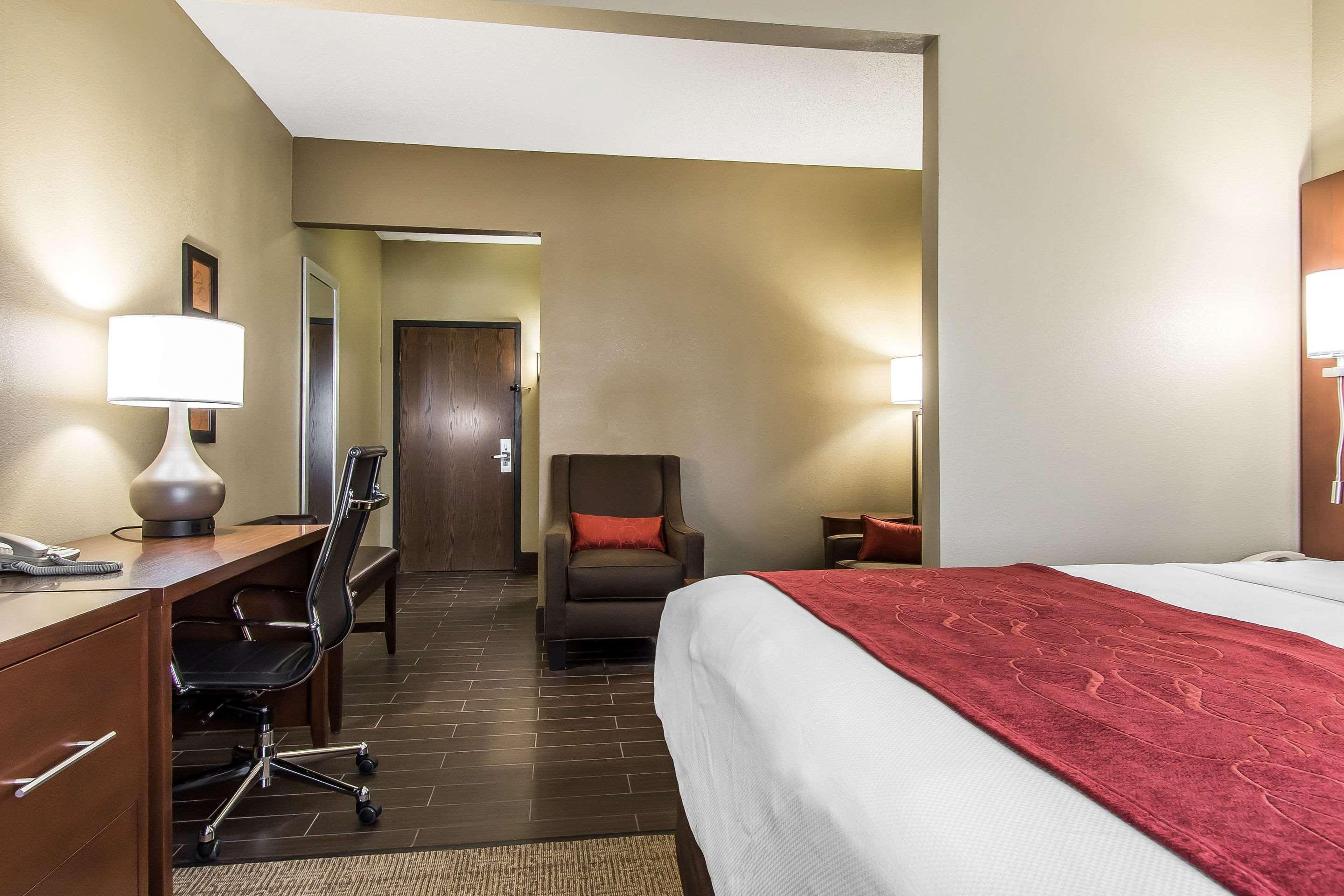 Comfort Suites Effingham Bagian luar foto