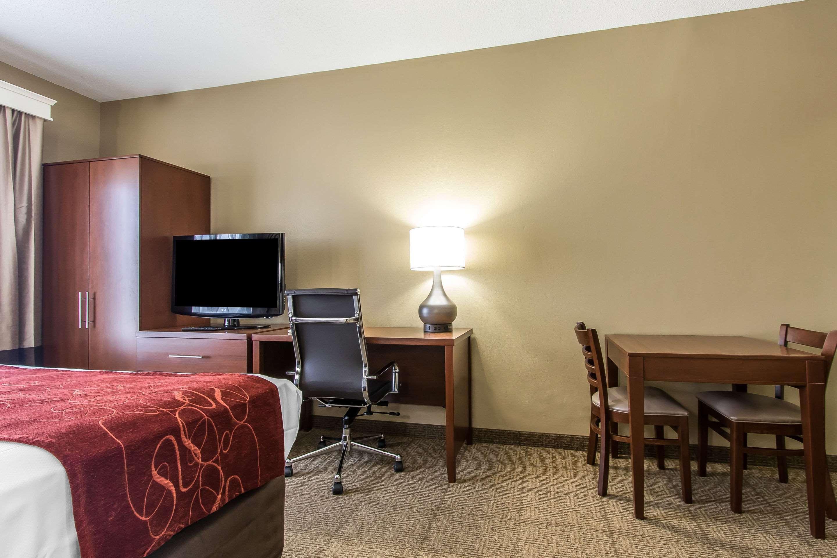 Comfort Suites Effingham Bagian luar foto