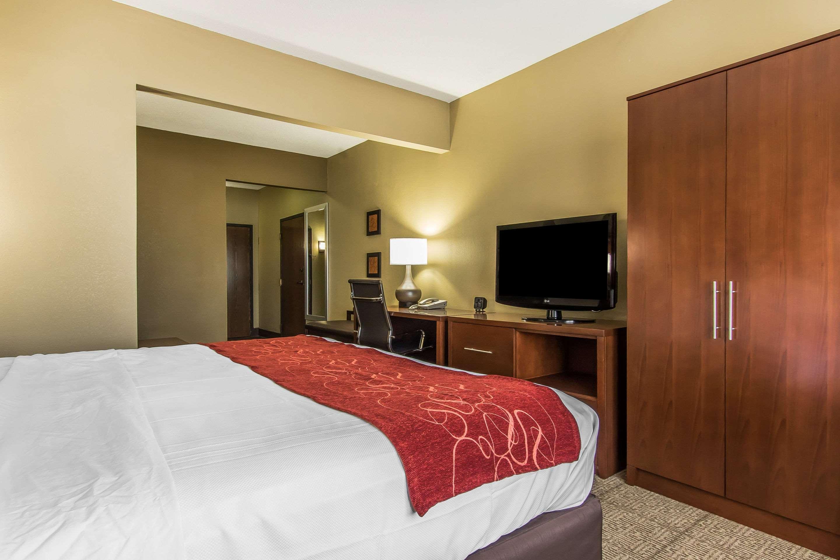Comfort Suites Effingham Bagian luar foto