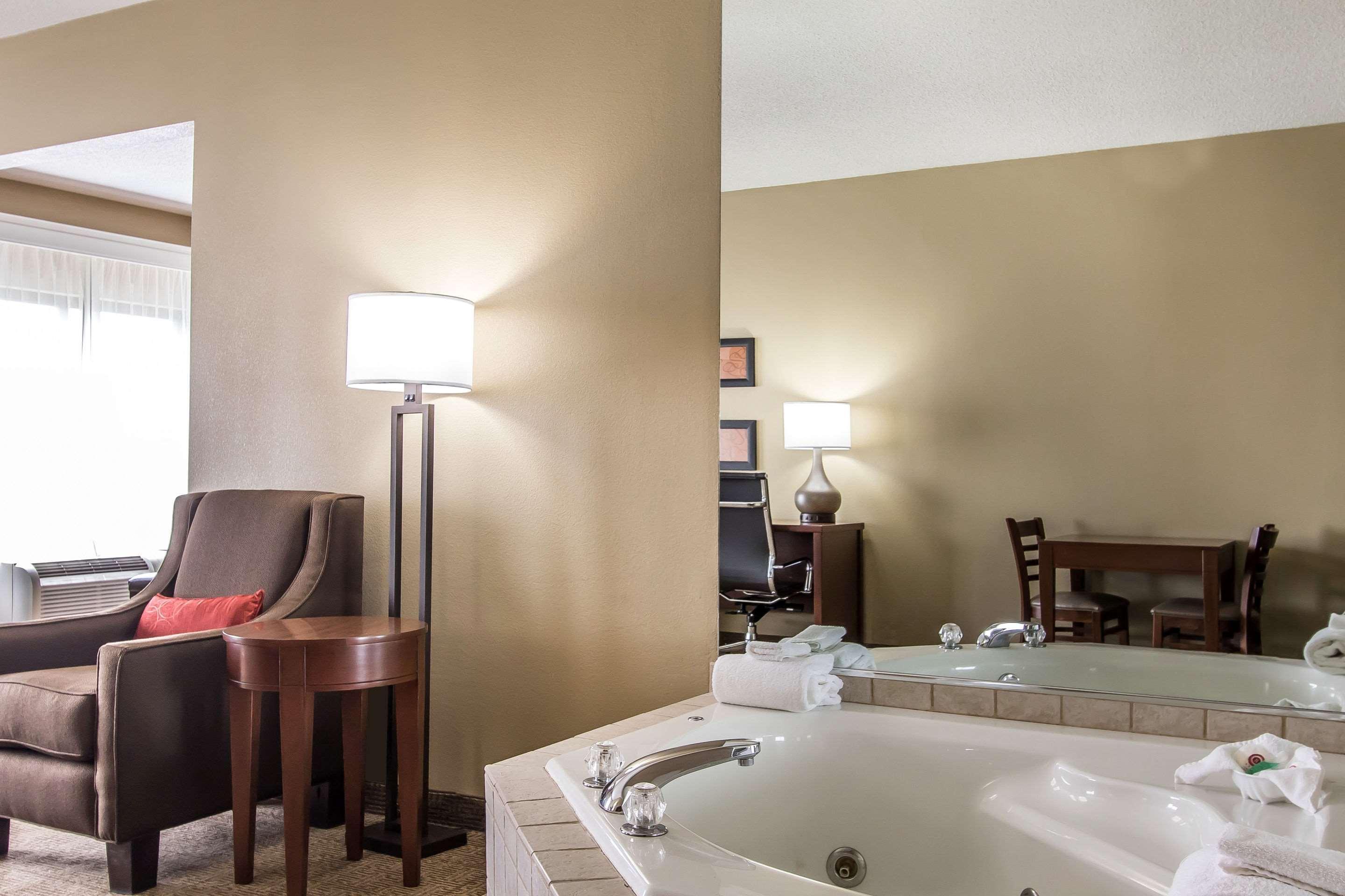 Comfort Suites Effingham Bagian luar foto