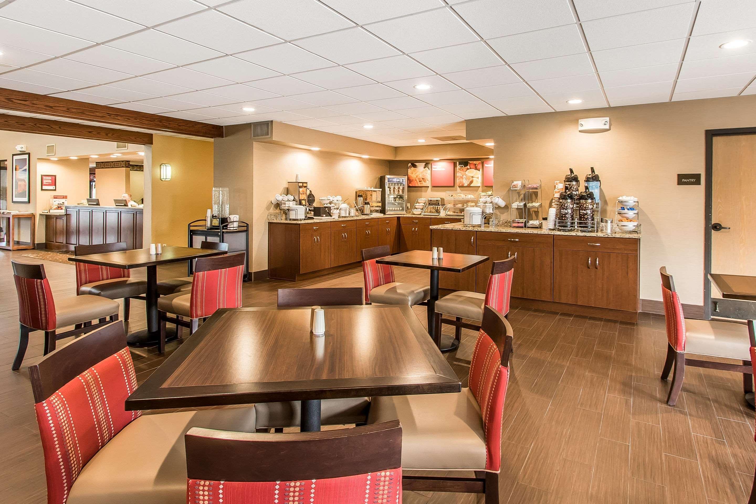 Comfort Suites Effingham Bagian luar foto